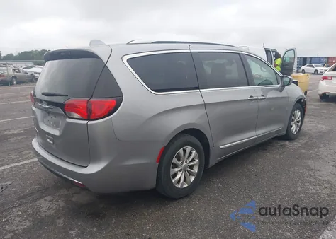 2018 Chrysler Pacifica Touring L z USA, uszkodzony, nr VIN 2C4RC1BG2JR154053